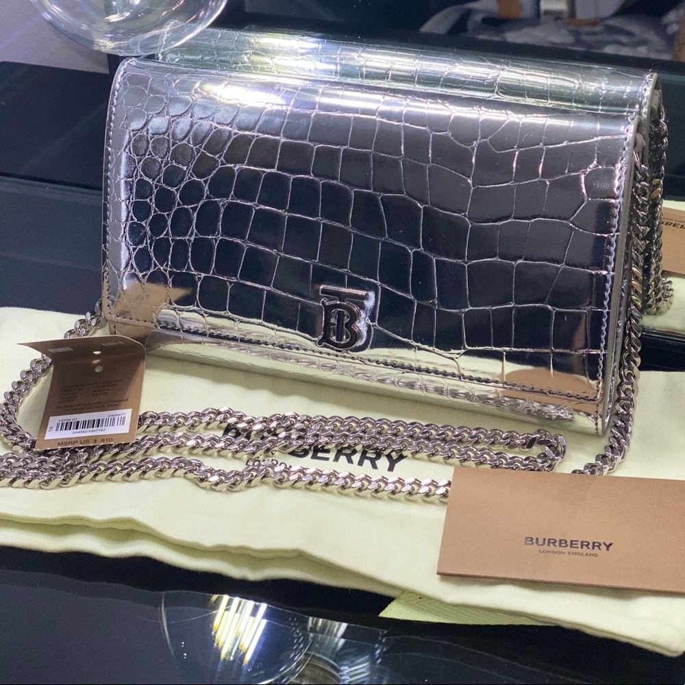 HOST PICK⭐️BURBERRY Metallic Embossed Crossbody